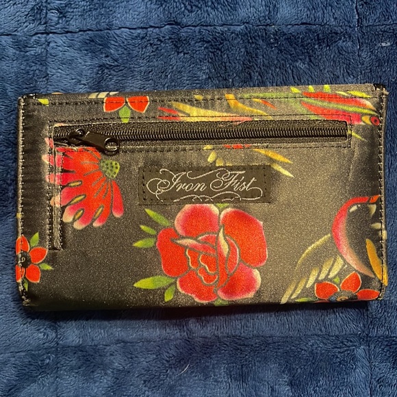 Satin style Iron Fist Wallet - Picture 2 of 6